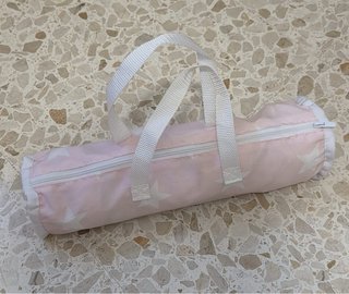 Cuna de viaje para muñecas rosa estrellas