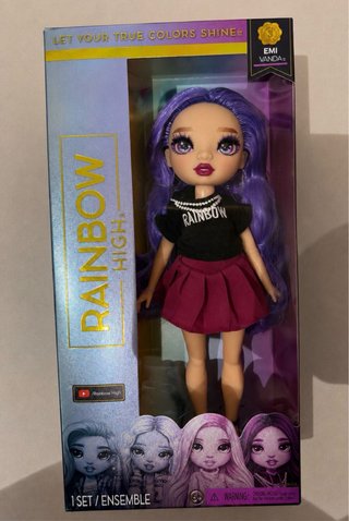 Muñeca Rainbow High Emi Vanda