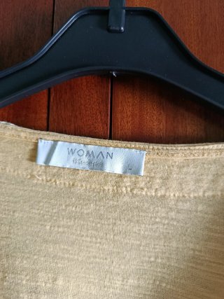 Camiseta amarilla El Corte Inglés.