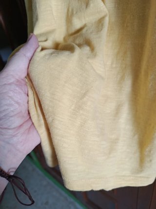 Camiseta amarilla El Corte Inglés.