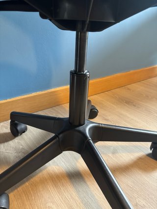 Silla de oficina Ikea azul para niños
