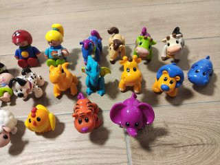 Lote Tolo Muñecos y Animales