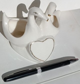 Figura Vintage Cisnes Corazón Cerámica