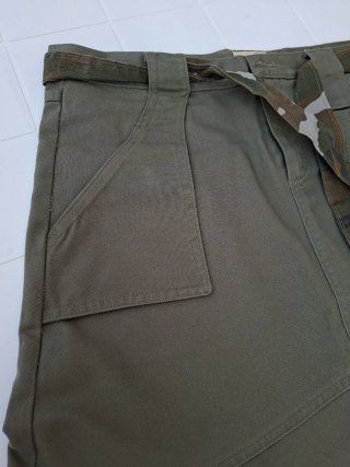 Falda vaquera evasé color verde militar