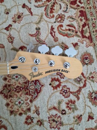 Fender Precision Bass Deluxe MIM