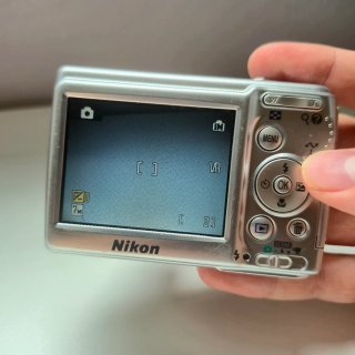 Nikon Coolpix L12 Cámara Digital Vintage Plata