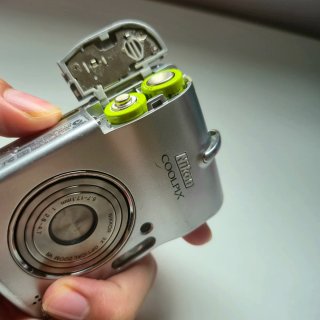 Nikon Coolpix L12 Cámara Digital Vintage Plata
