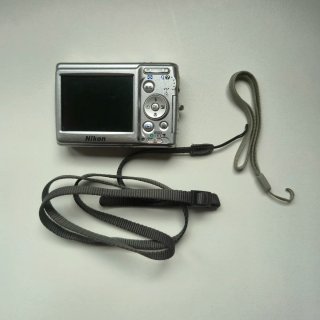 Nikon Coolpix L12 Cámara Digital Vintage Plata