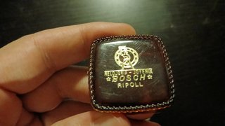 Medalla Religiosa con Cadena y Caja