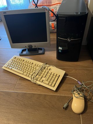 Ordenador eMachines Antiguo Actualizado