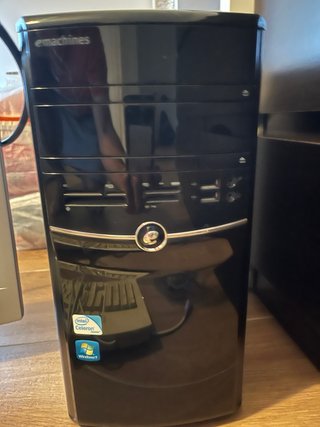 Ordenador eMachines Antiguo Actualizado