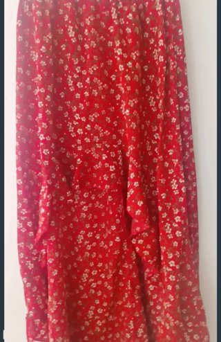 Falda roja floral