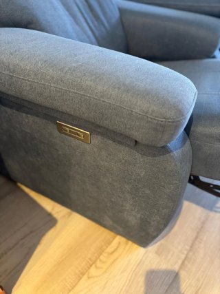 Sofá modular azul y sillón