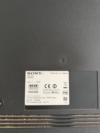 TV Sony 55 Negra con marco en color platino, l