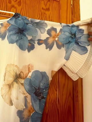 Blusa floral manga volante plisado