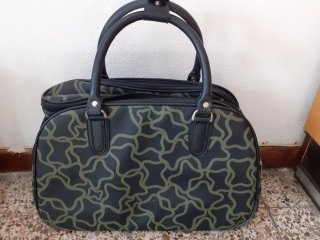 BOLSO ELEGANTE DE MANO O COLGADO DE MUJER. ESTA NU