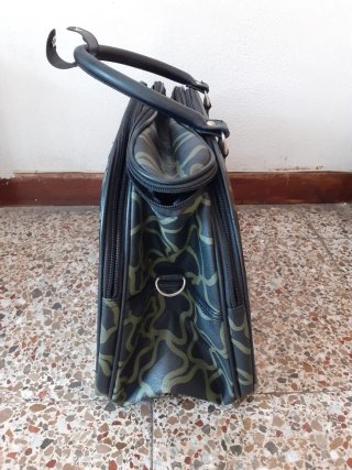 BOLSO ELEGANTE DE MANO O COLGADO DE MUJER. ESTA NU