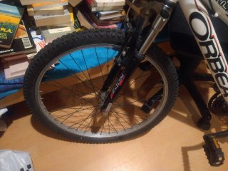 Bicicleta Orbea Blanca MTB.