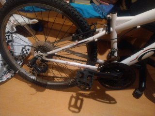 Bicicleta Orbea Blanca MTB.