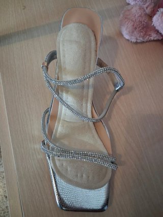 Sandalias fiesta mujer plateadas y brillos