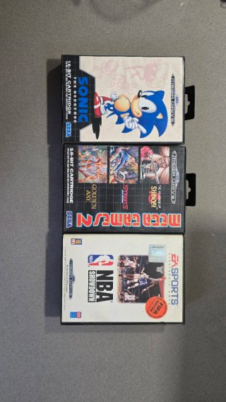 Sega Mega Drive 2 controller + 3 giochi