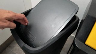 Cubos de basura TATAX y Amazon Basic