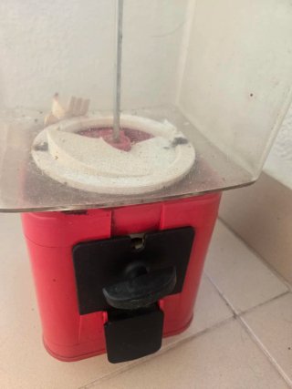 Máquina expendedora antigua de pistachos