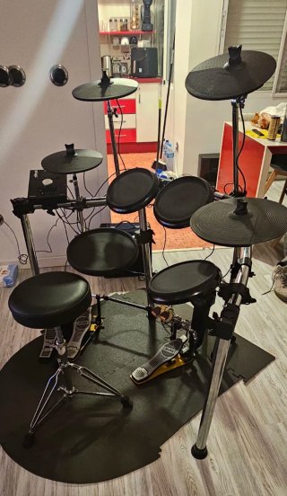 Batería Electrónica Alesis Forge Kit