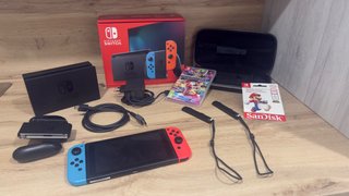 Nintendo Switch OLED + Mario Kart 8 Deluxe