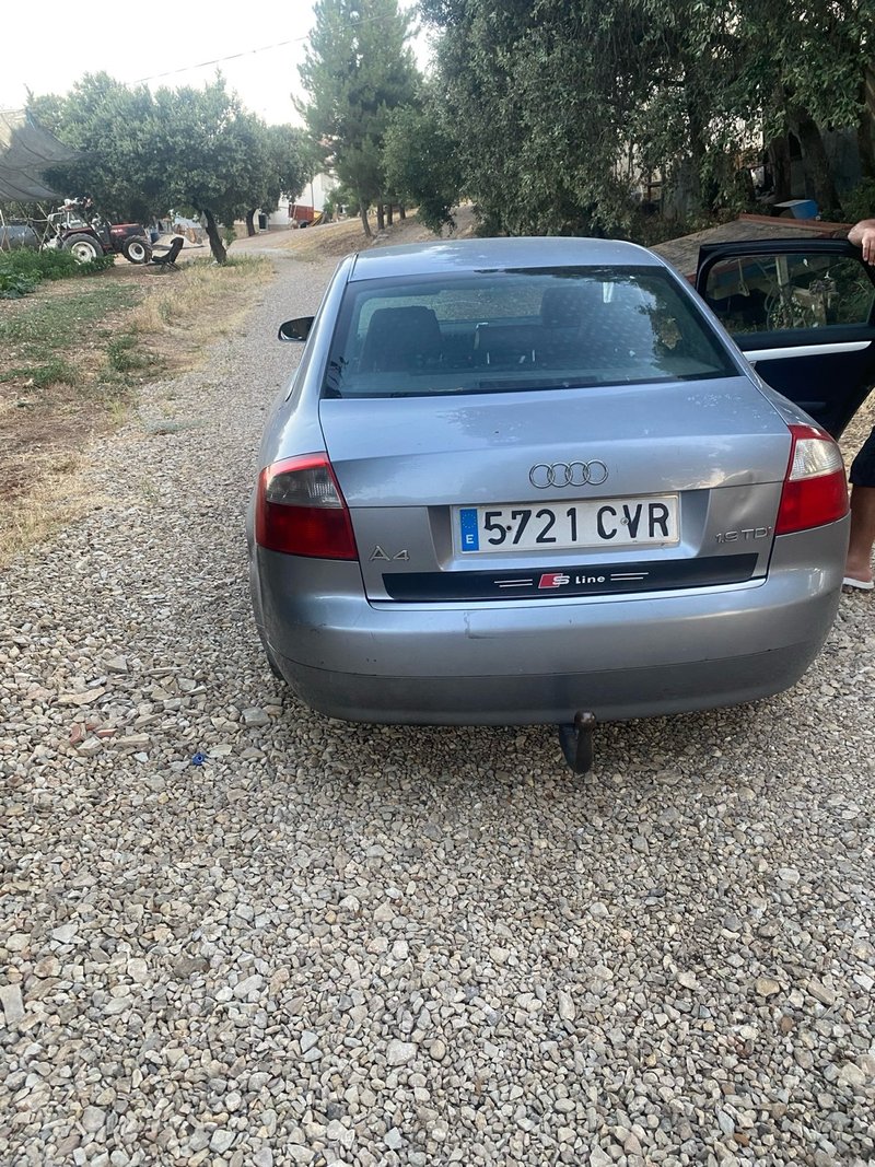 Audi A4 2004 no tiene ITV 692388248 - foto 1