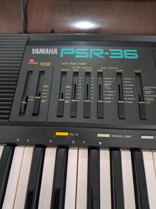 Yamaha PSR-36 Teclado Electrónico