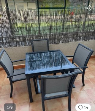 Mesa de terraza y 4 sillas ratán