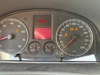 Volkswagen Touran 2.0 FSI 150CV se puede traspasar