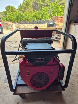 Grupo electrógeno trifásico 12kva Honda