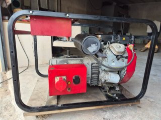 Grupo electrógeno trifásico 12kva Honda