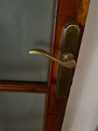 Puerta madera con cristal