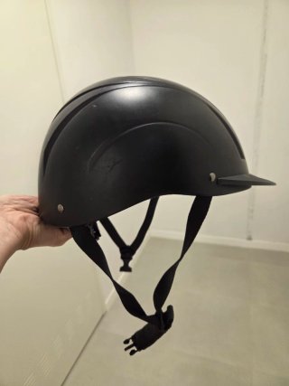 Casco de equitación negro