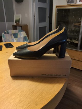 Zapatos de tacón Unisa negros mujer