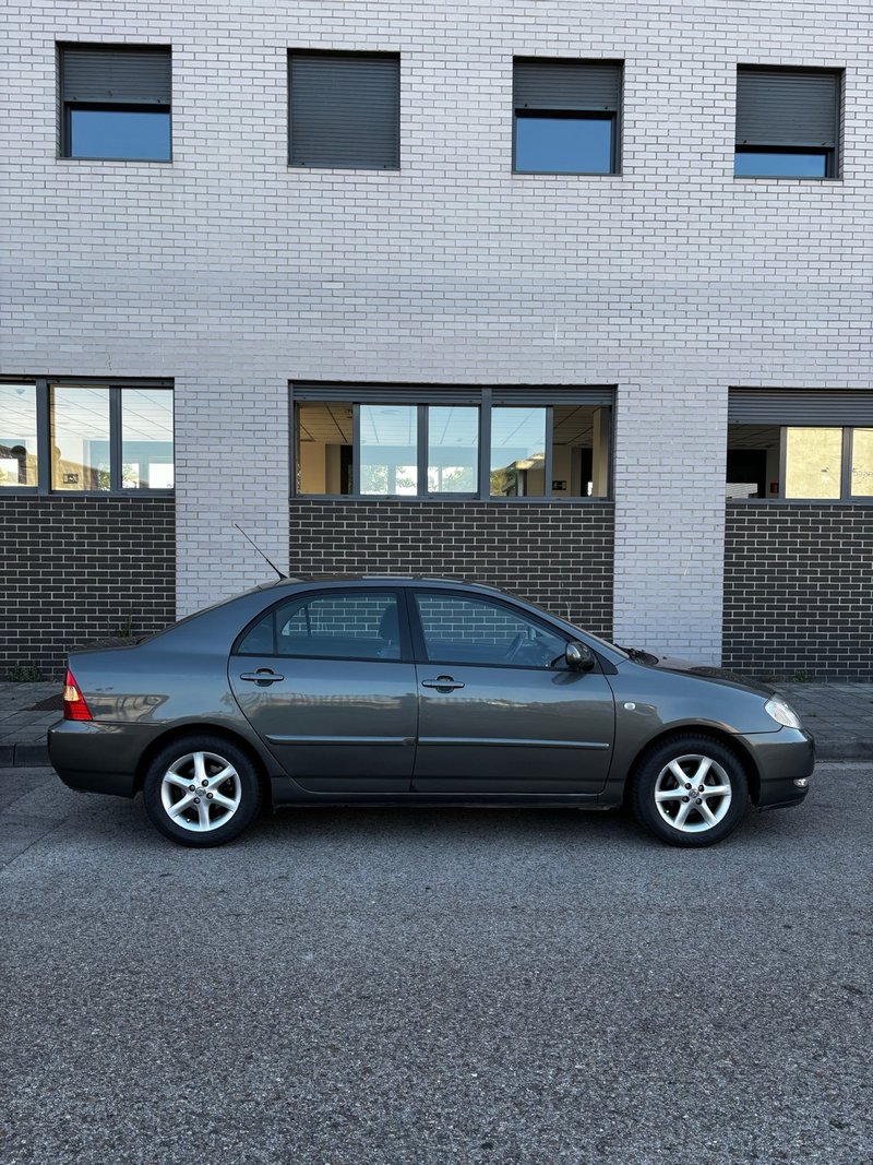 Toyota Corolla 2003 - foto 1