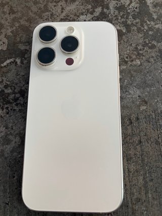 iPhone 15 Pro blanco