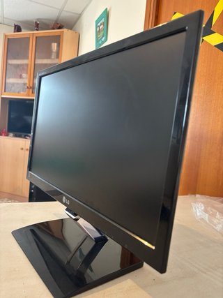 Monitor LED LG Flatron E1960S-PN 19"