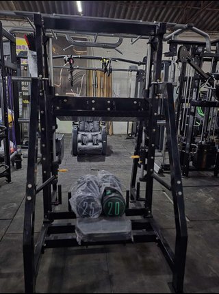 Máquina de gimnasio nueva y de segunda mano