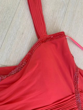 Completo elegante rosso corallo