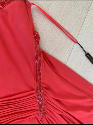 Completo elegante rosso corallo