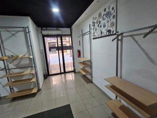 Mobiliario Tienda Estanterías Metálicas y Madera