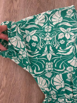Vestido verde mangas abullonadas talla L