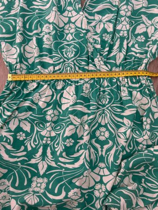 Vestido verde mangas abullonadas talla L