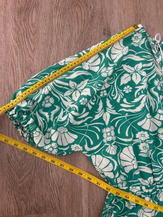 Vestido verde mangas abullonadas talla L