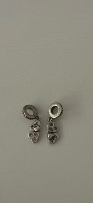 Pandora Charm Corazón Mamá y Papá