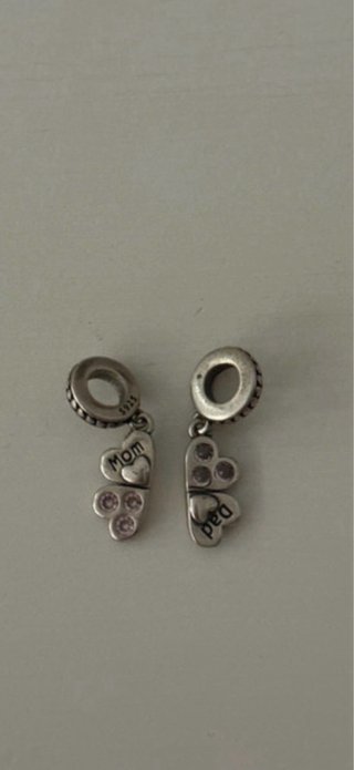 Pandora Charm Corazón Mamá y Papá